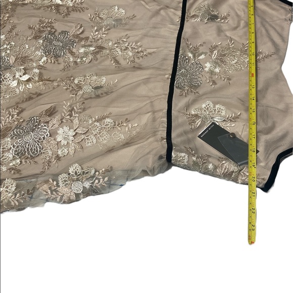 Julia Jordan Formal dress - Picture 15 of 17